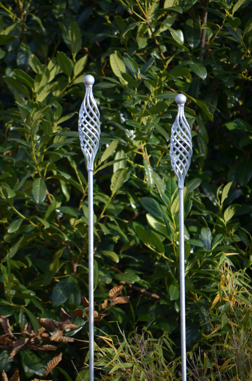 Gartenstecker Vicenza im Set in feuerverzinkt in einem Garten Gartenstecker Vicenza im Set in feuerverzinkt in einem Garten