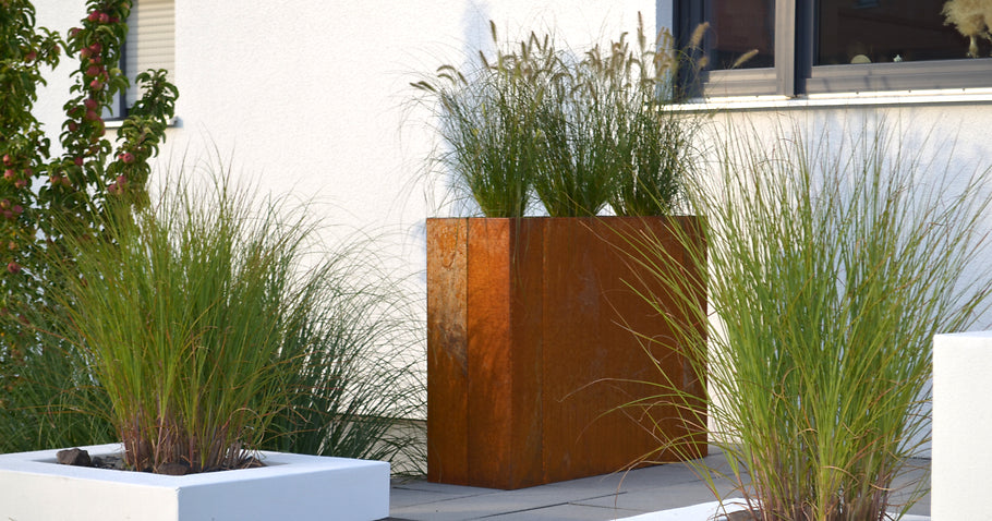 Giardino moderno: progettazione elegante <br>con linee pulite e materiali durevoli