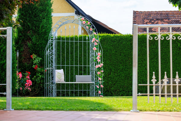 Arco di rose: scegliere il colore: bianco, nero, grigio o verde – quale colore si adatta meglio allo stile del proprio giardino?