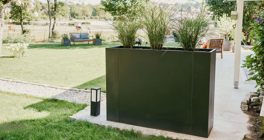 Durabilité au jardin : parterres surélevés en métal comparés à ceux en bois et en plastique