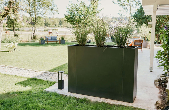 Durabilité au jardin : parterres surélevés en métal comparés à ceux en bois et en plastique